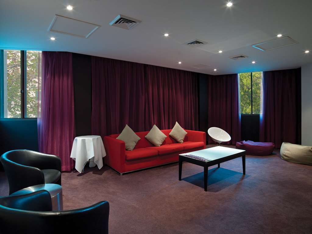 Vibe Hotel Sydney Interior photo